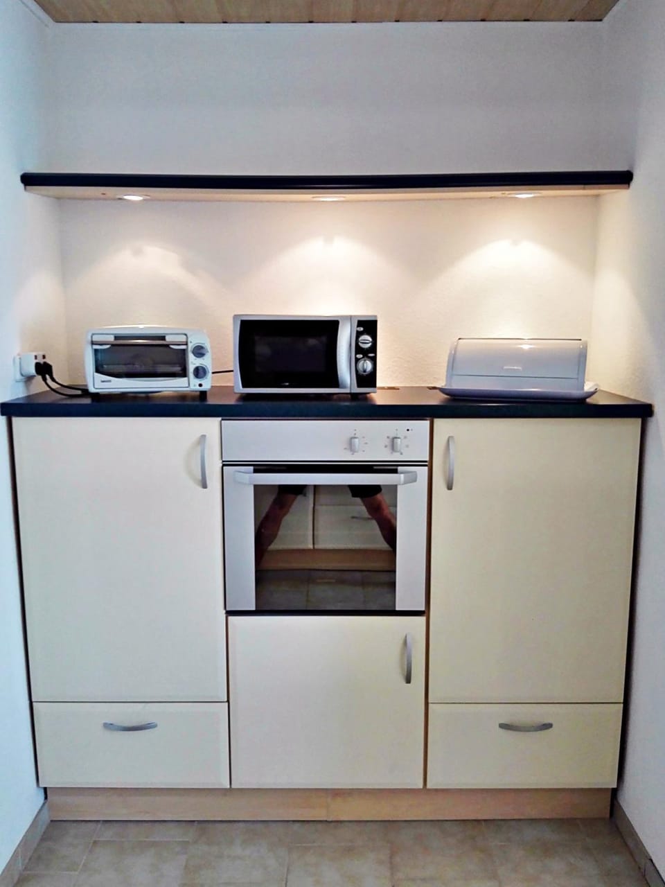 Coffee/tea facilities, Kitchen or kitchenette, Dining area