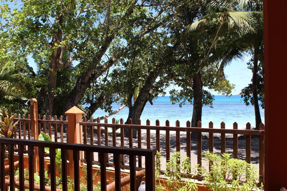 Sea view, Street view