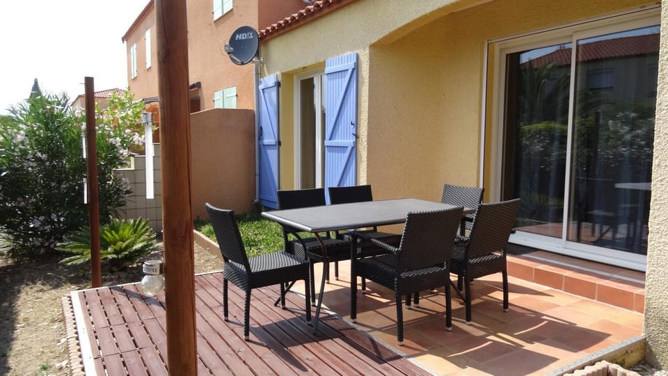 Property building, View (from property/room), Garden view