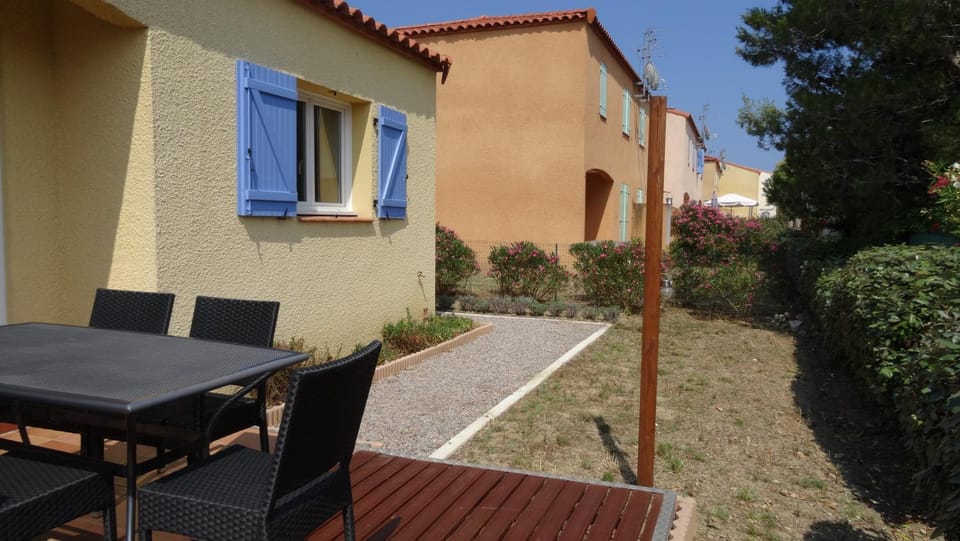 Property building, Garden view