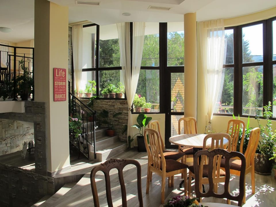 Restaurant/places to eat, Communal lounge/ TV room, Internal: Not applicable to any particular room