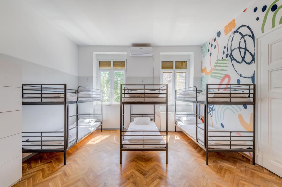Bed, bunk bed