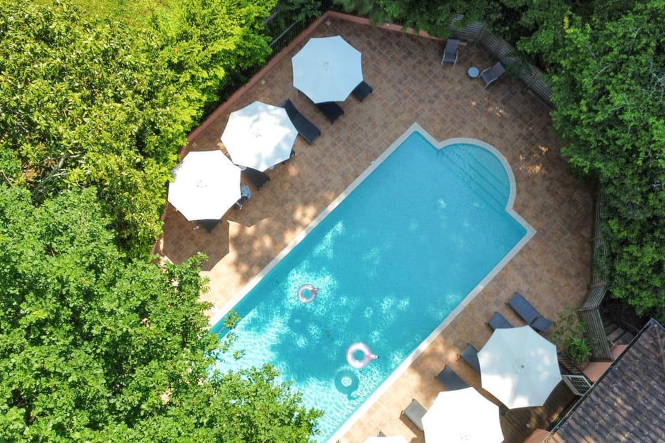 Patio, Garden view, Pool view, Swimming pool, sunbed