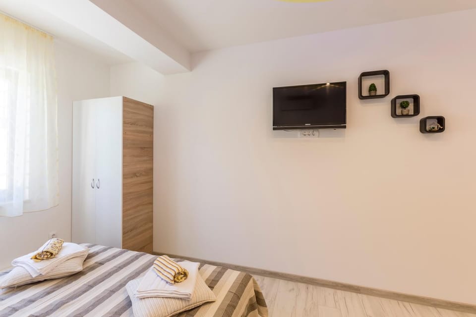 TV and multimedia, Bedroom