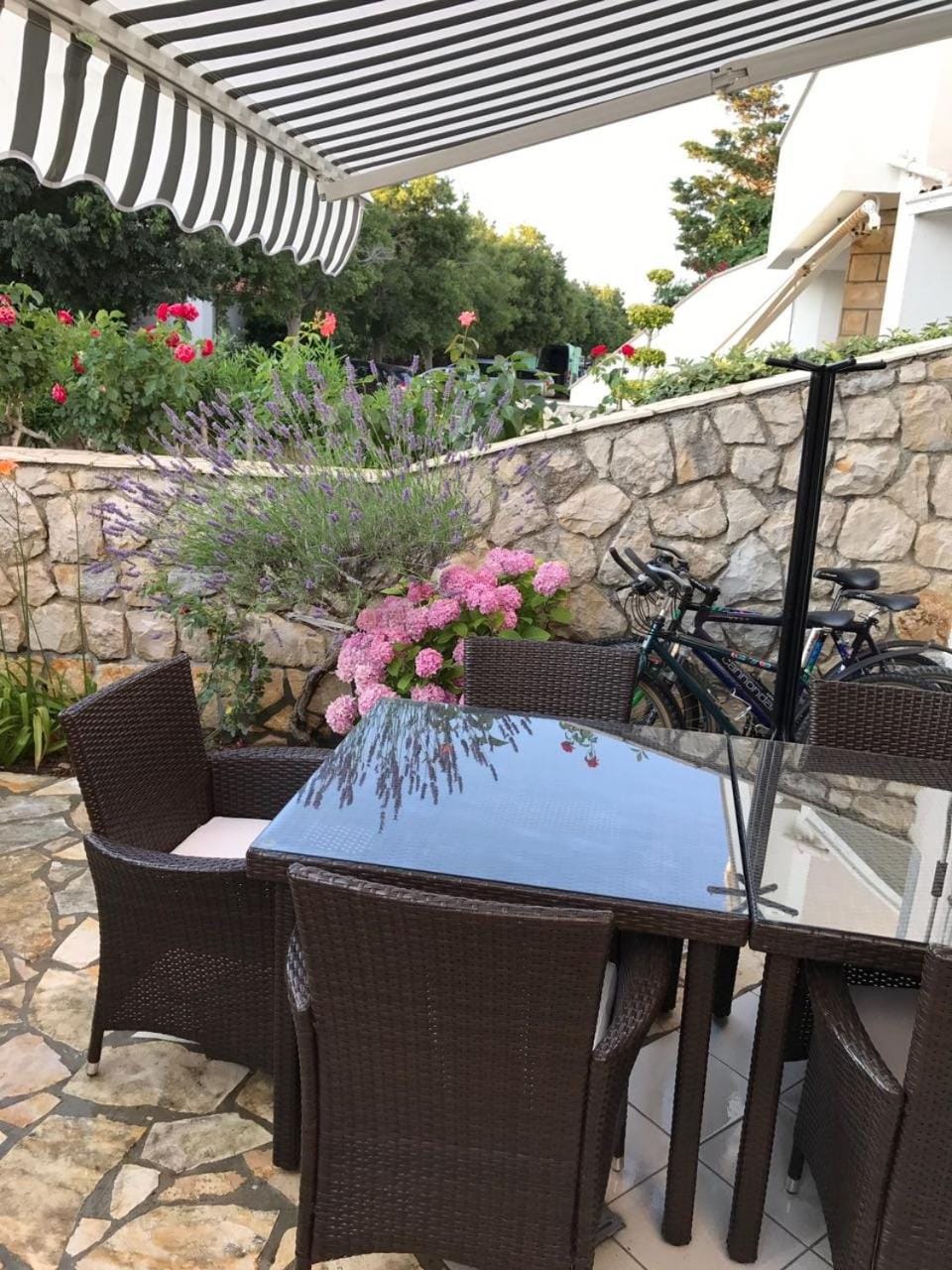 Seating area
