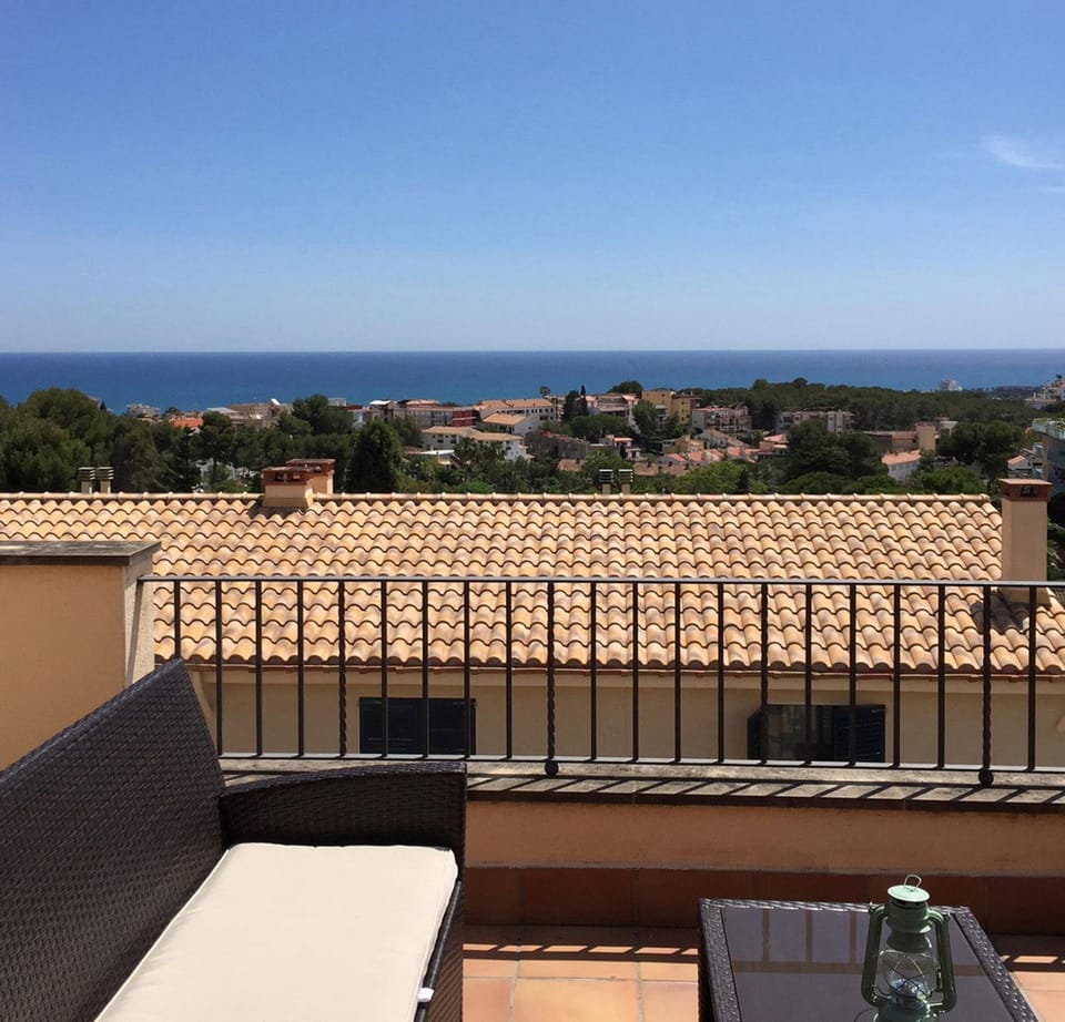 Balcony/Terrace, Balcony/Terrace, Mountain view, River view
