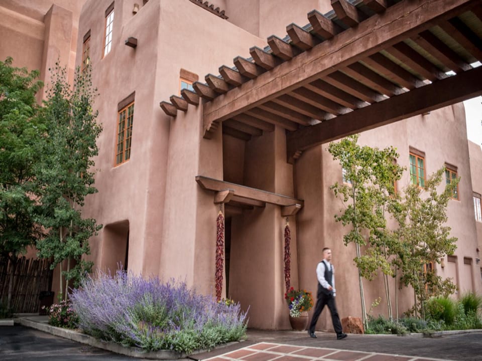 Facade/entrance, Facade/entrance, Day, Summer