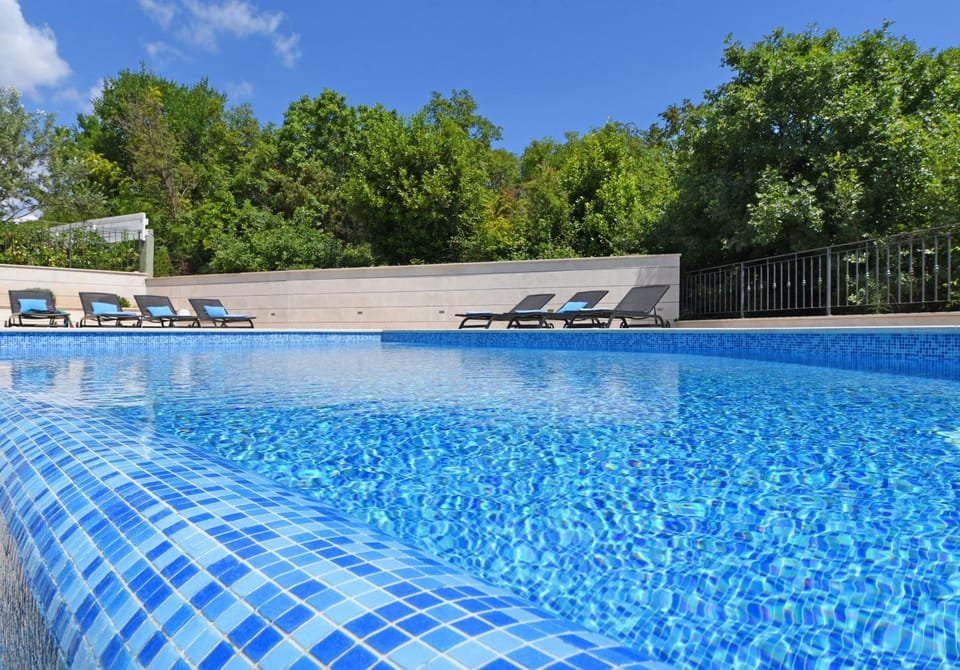 Day, Pool view, Swimming pool, sunbed