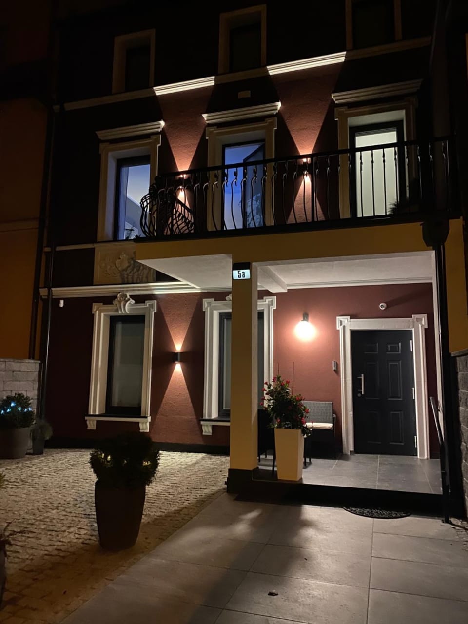 Property building, Facade/entrance