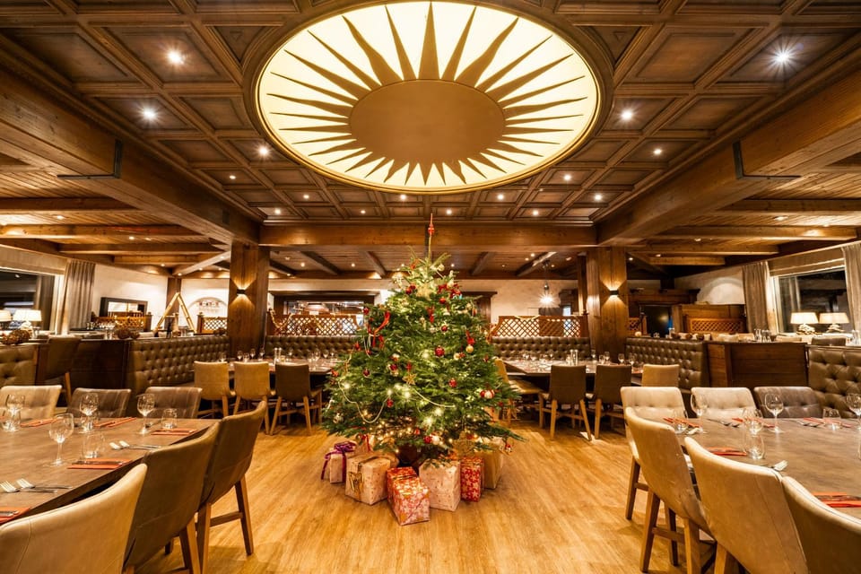 Restaurant/places to eat, Living room, Banquet/Function facilities, Seating area