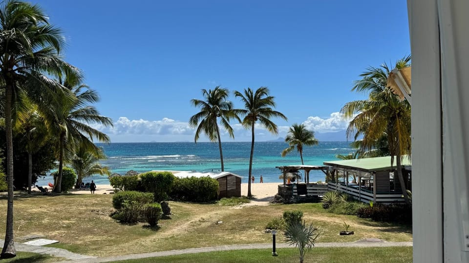 Iguana studio vue mer avec cuve Apartment in Grande-Terre, Guadeloupe