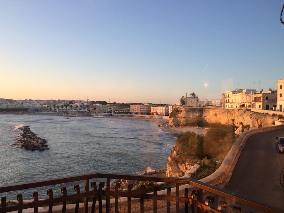 Balcony/Terrace, Beach, City view, Sea view