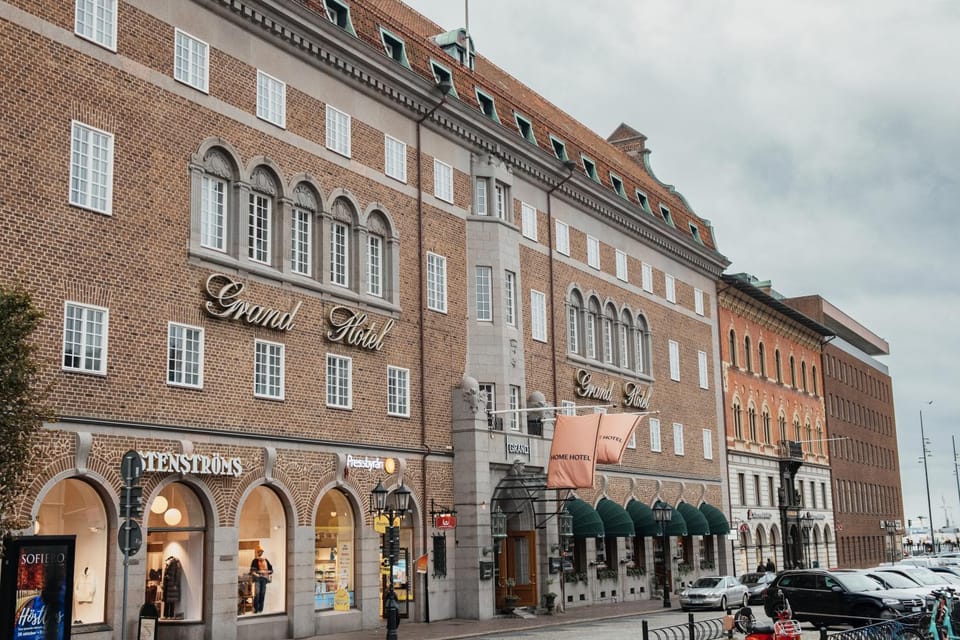Property building, Facade/entrance