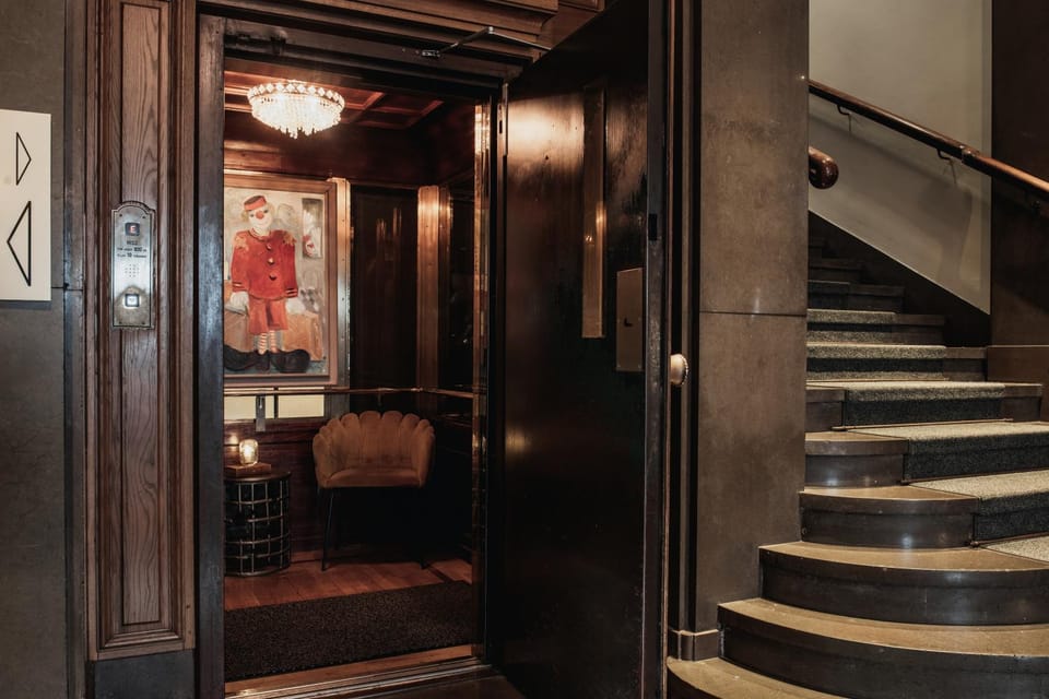 Lobby or reception, elevator