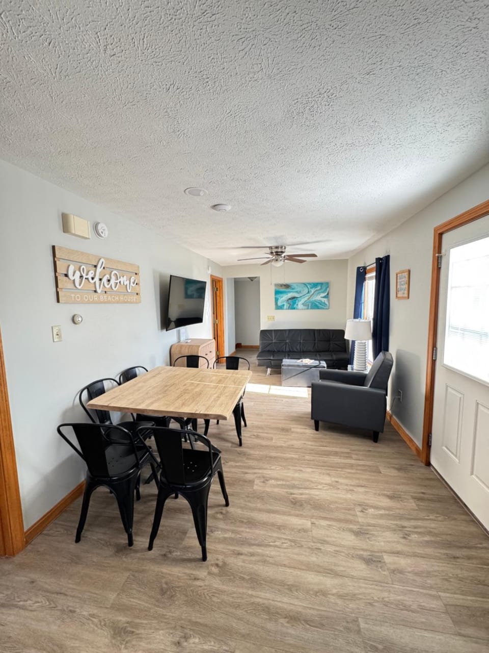 Seating area, Dining area