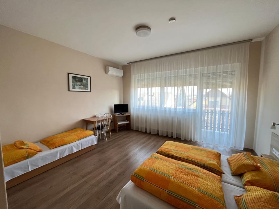 Globus Guesthouse, Vendégház Bed and Breakfast in Hungary