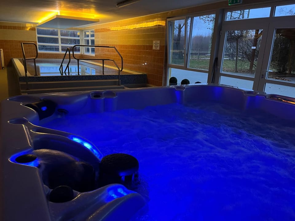 Hot Tub, Spa and wellness centre/facilities, Swimming pool