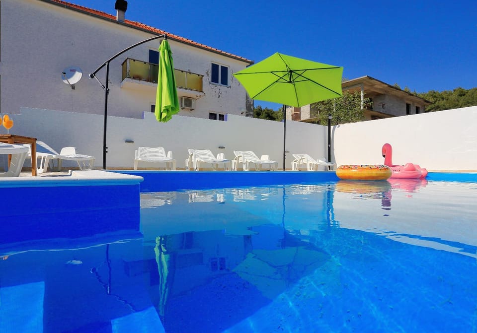 Swimming pool, Swimming pool