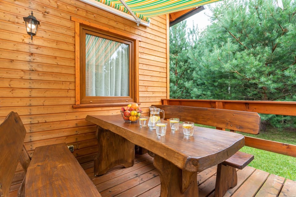 Property building, Facade/entrance, Garden, Balcony/Terrace, Balcony/Terrace, Garden view