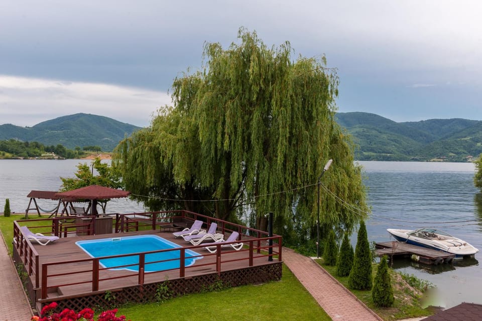 Mountain view, Pool view, River view, Swimming pool