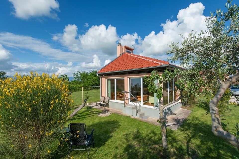 Facade/entrance, Garden view