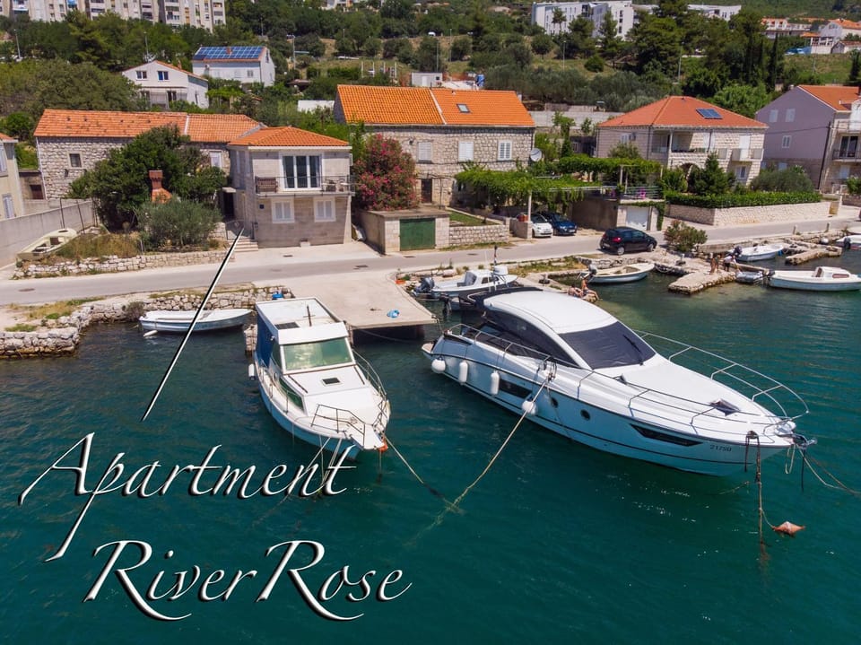 Apartment River Rose Apartment in Dubrovnik-Neretva County
