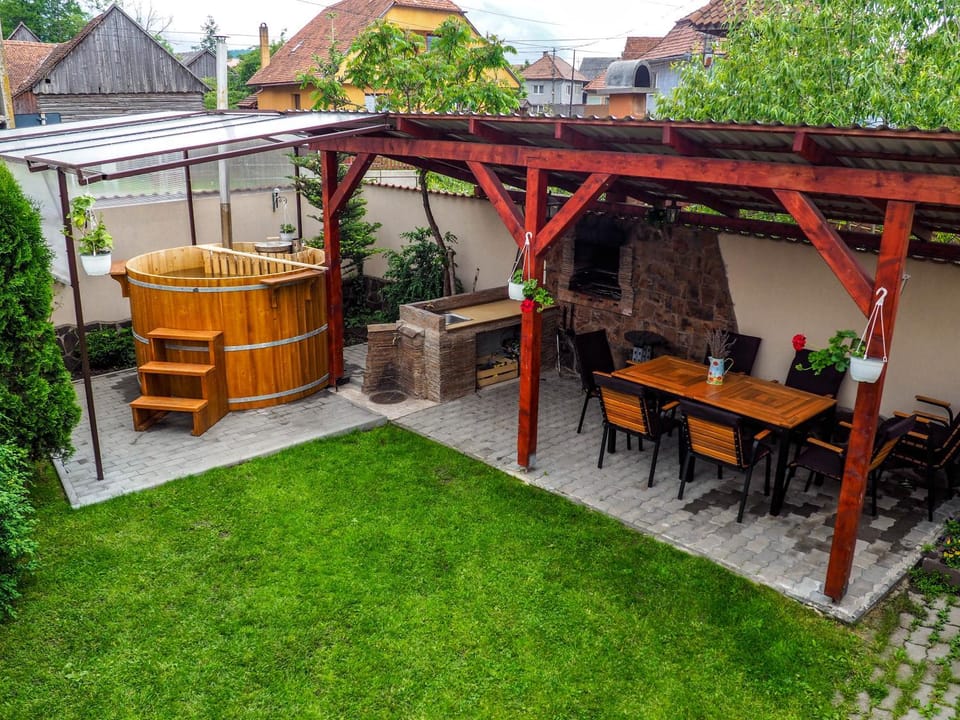 BBQ facilities, Garden