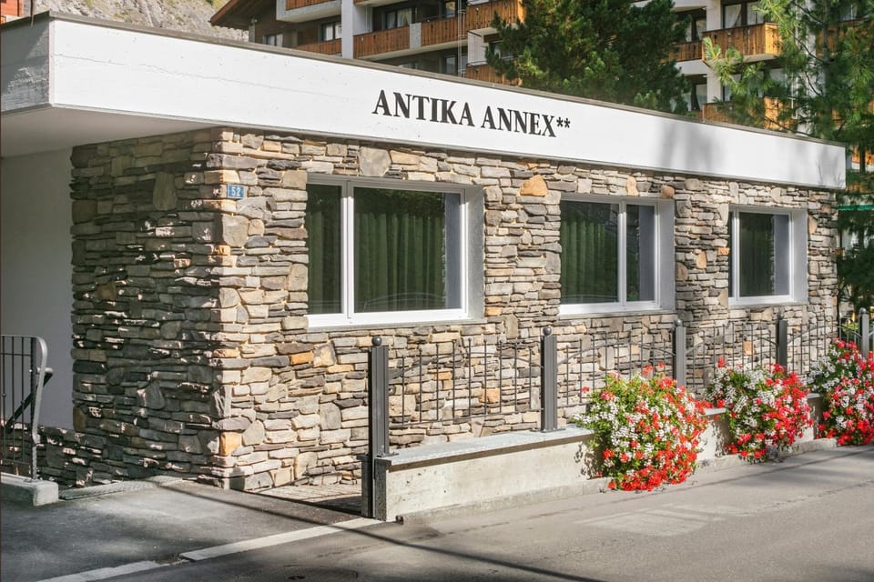 Facade/entrance, Summer