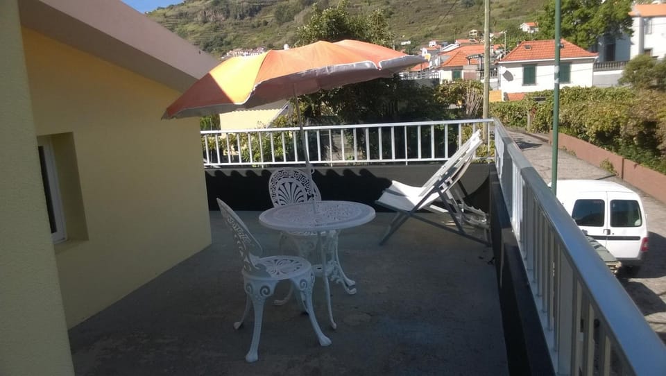 Balcony/Terrace, Mountain view