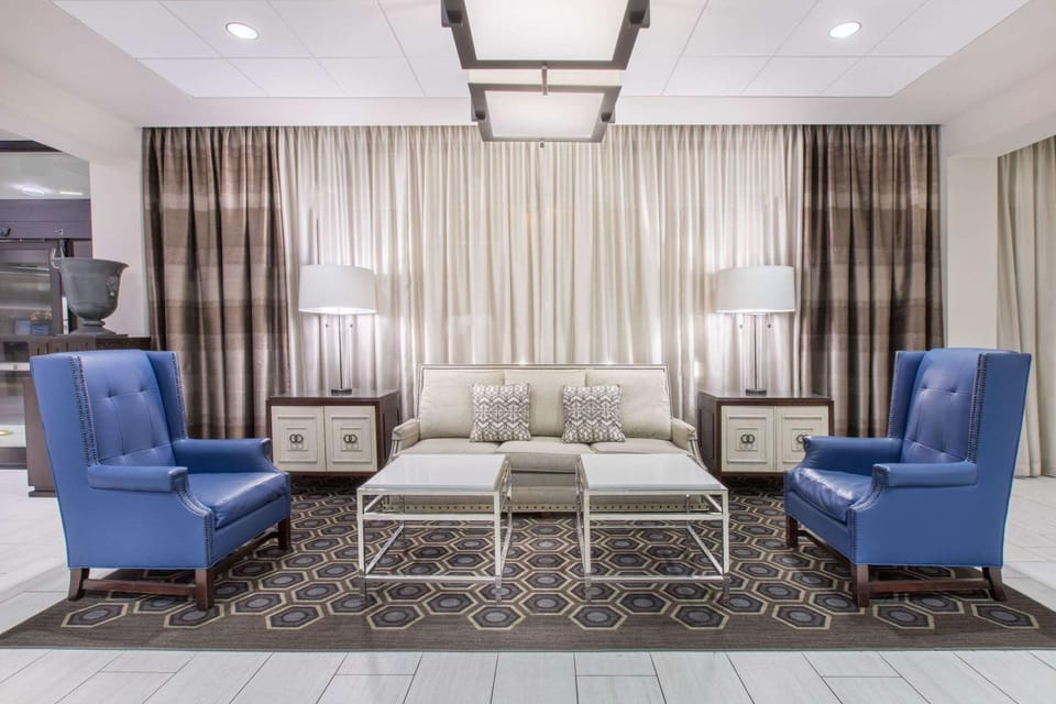 Seating area, On site