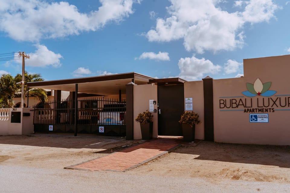 Bubali Luxury Apartments - Adults Only - Wheelchair Friendly Apartment in Noord