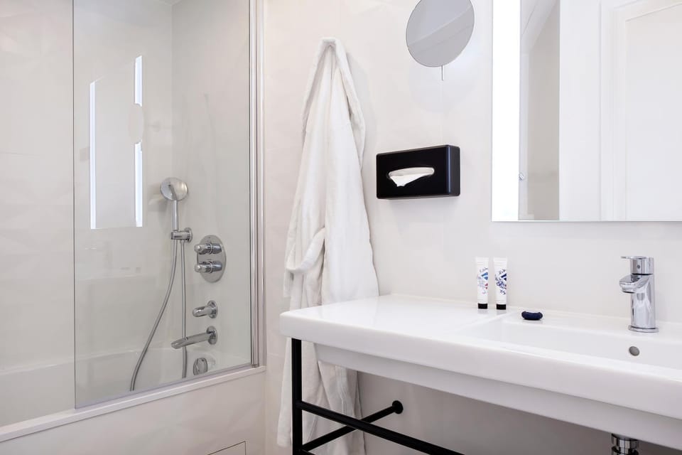 Bathroom, Other, Family