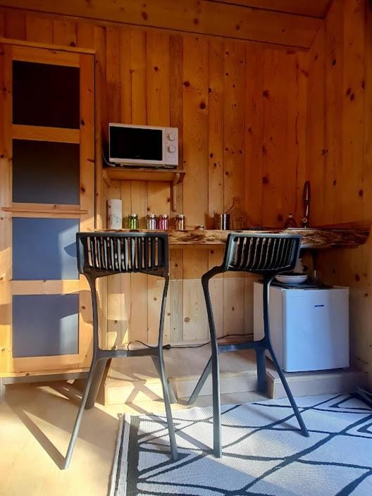 Dining area, minibar