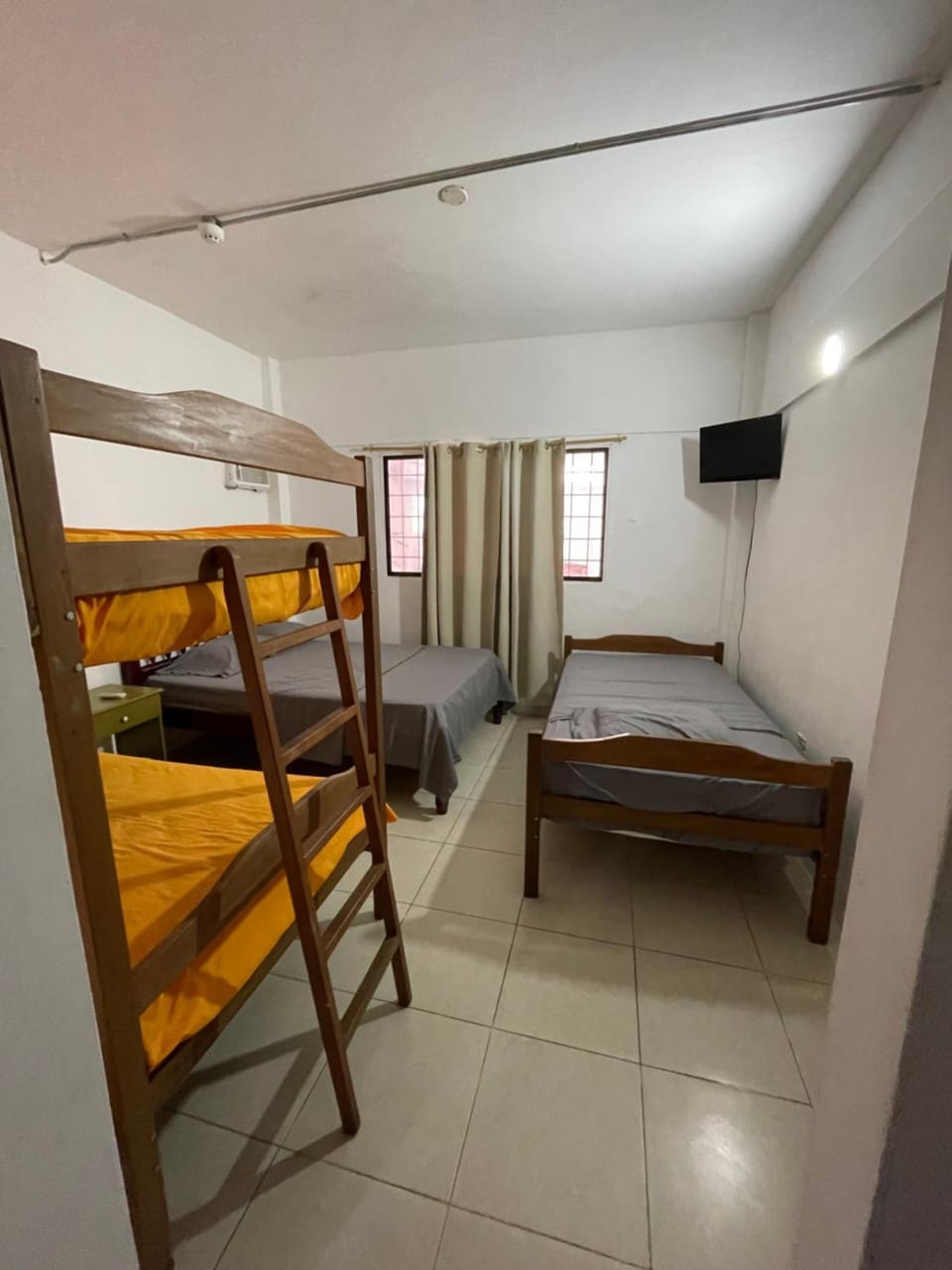 Hostal Montecarlos Bed and Breakfast in Salinas