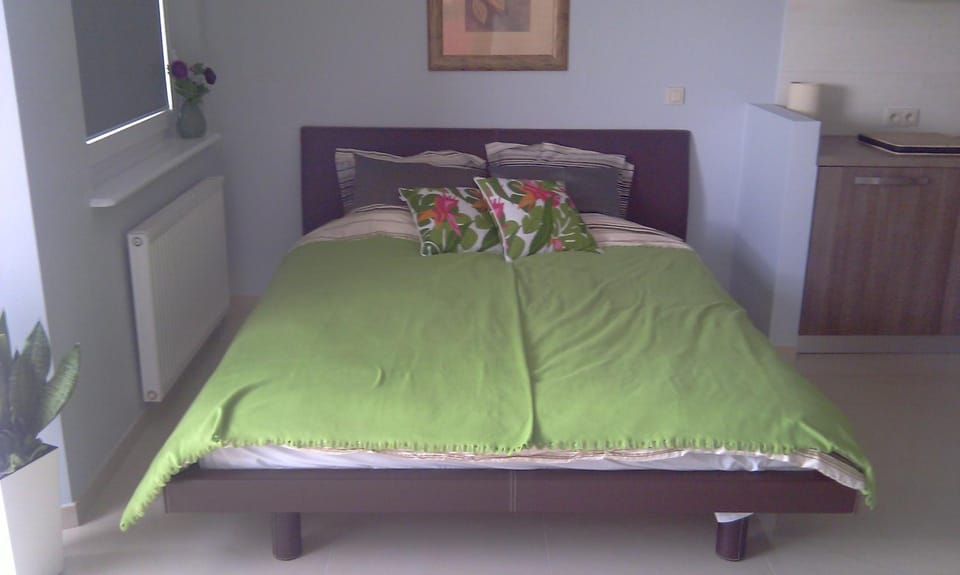 Bed, Photo of the whole room