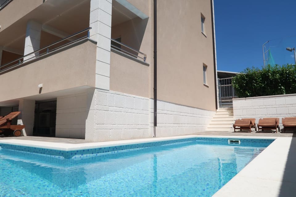 Villa Sunshine Apartment in Okrug Gornji