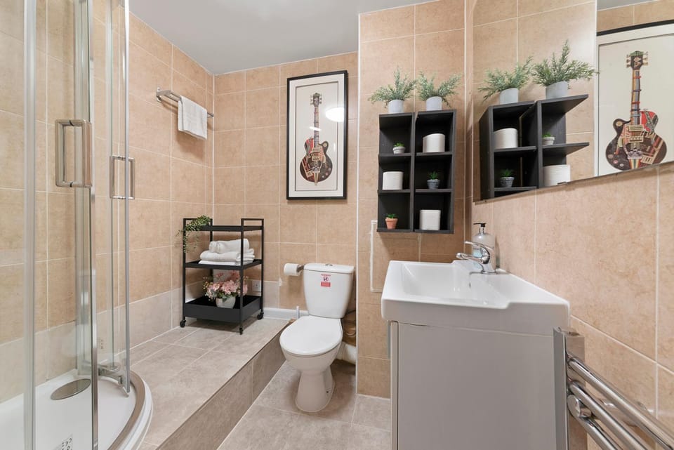 Shower, Toilet, Bathroom, Photo of the whole room