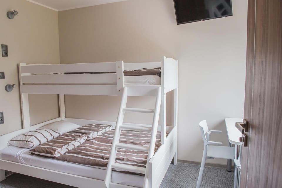 Photo of the whole room, Bedroom, bunk bed