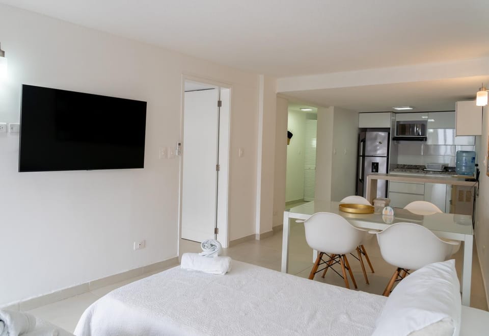 TV and multimedia, Kitchen or kitchenette, Dining area