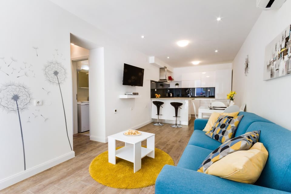 Dining area, Bedroom