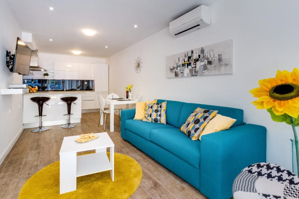 Kitchen or kitchenette, Living room, Dining area