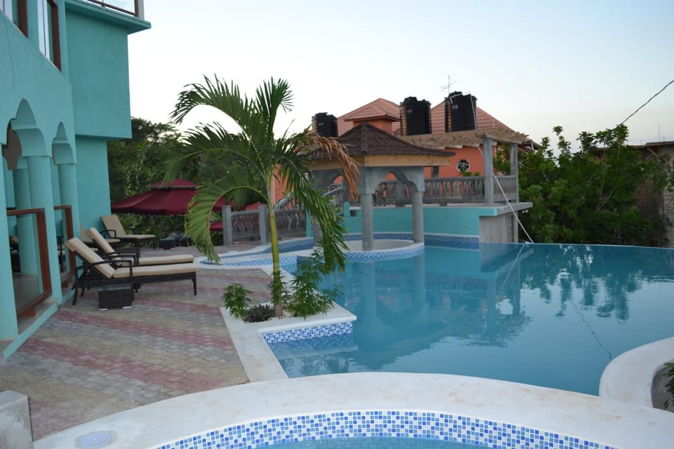 Day, Swimming pool, Swimming pool