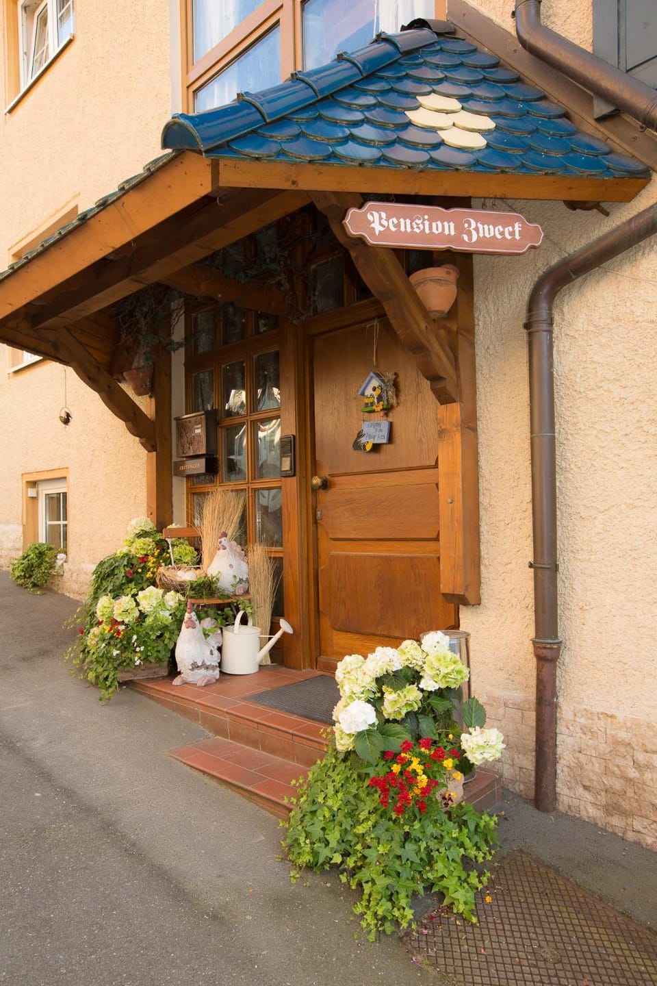Facade/entrance, Spring