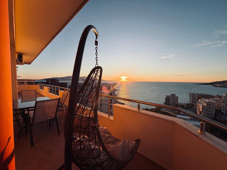 Patio, View (from property/room), Balcony/Terrace, Seating area, Sunset