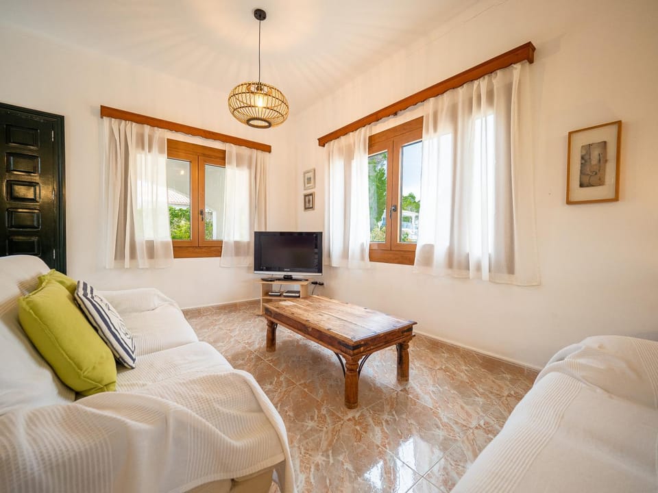 TV and multimedia, Living room, Lounge or bar