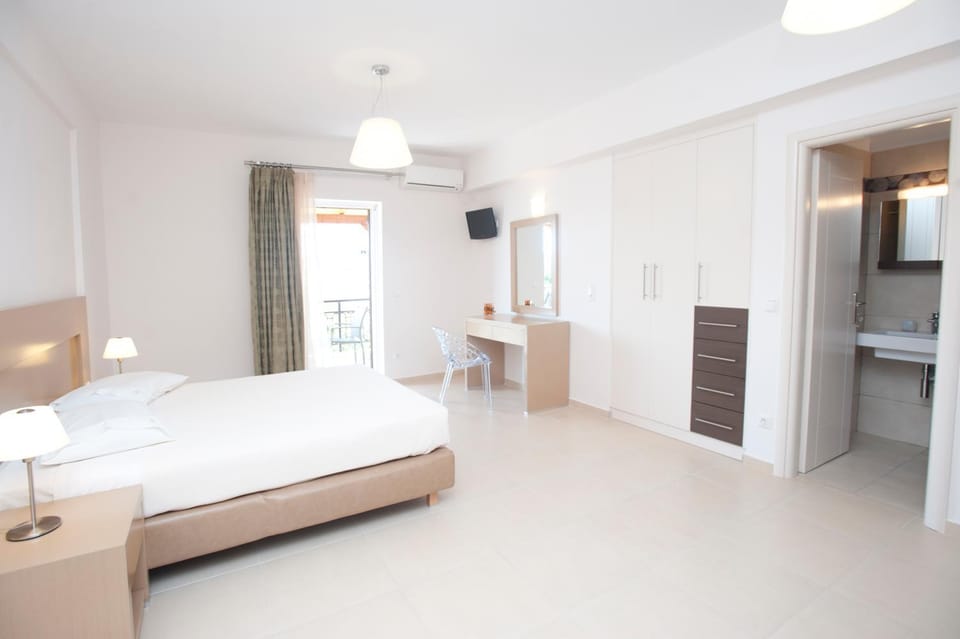 Day, Photo of the whole room