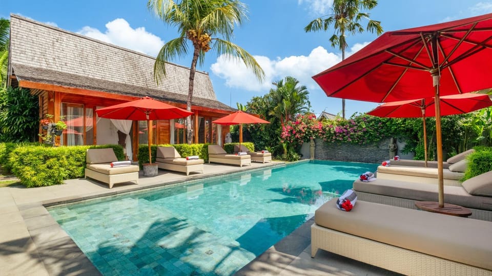Property building, Pool view, Swimming pool, sunbed
