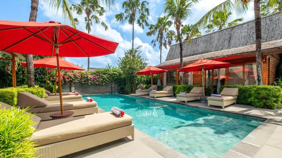 Property building, Pool view, Swimming pool, sunbed
