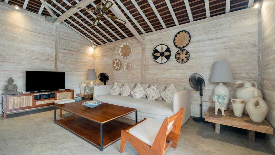 Communal lounge/ TV room, TV and multimedia, Living room, Seating area