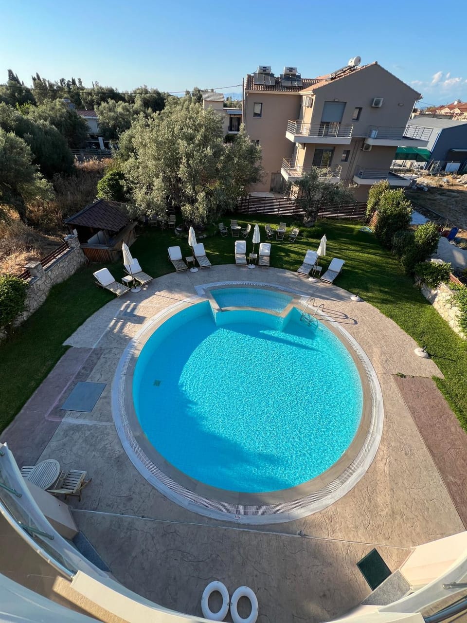 Pool view, Swimming pool, sunbed